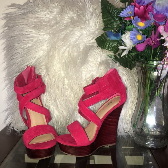 Women’s Fuchsia Wedge Strap Sandals - Picture 2 of 12